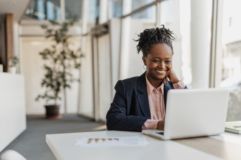 Global hiring manager researching how to hire in Haiti
