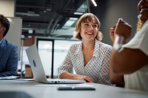 Global HR manager explaining business culture in Israel