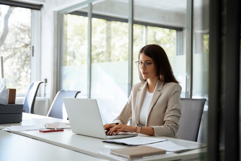 Global hiring manager researching how to hire in Dominica